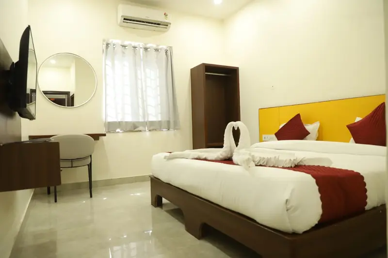 hotel_natraj_room_1