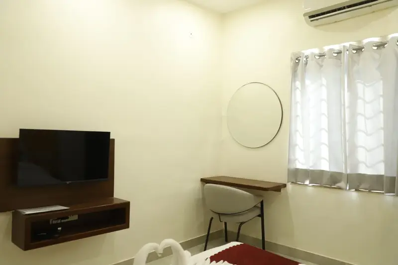 hotel_natraj_room_2