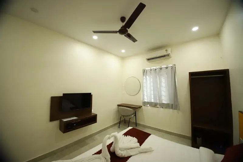 hotel_natraj_room_3