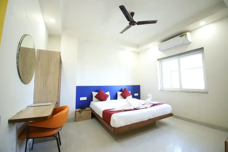 hotel_natraj_room_4